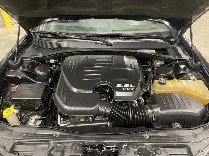 Used 2019 Chrysler 300 S RWD image 17
