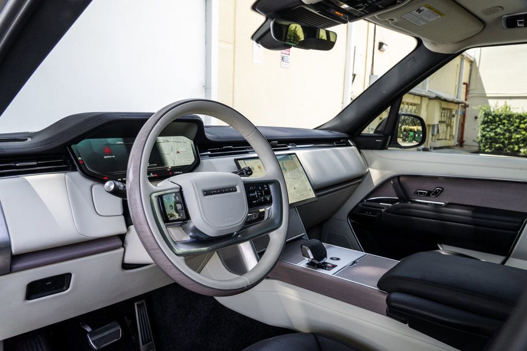 Used 2024 Land Rover Range Rover SE AWD/4WD image 15