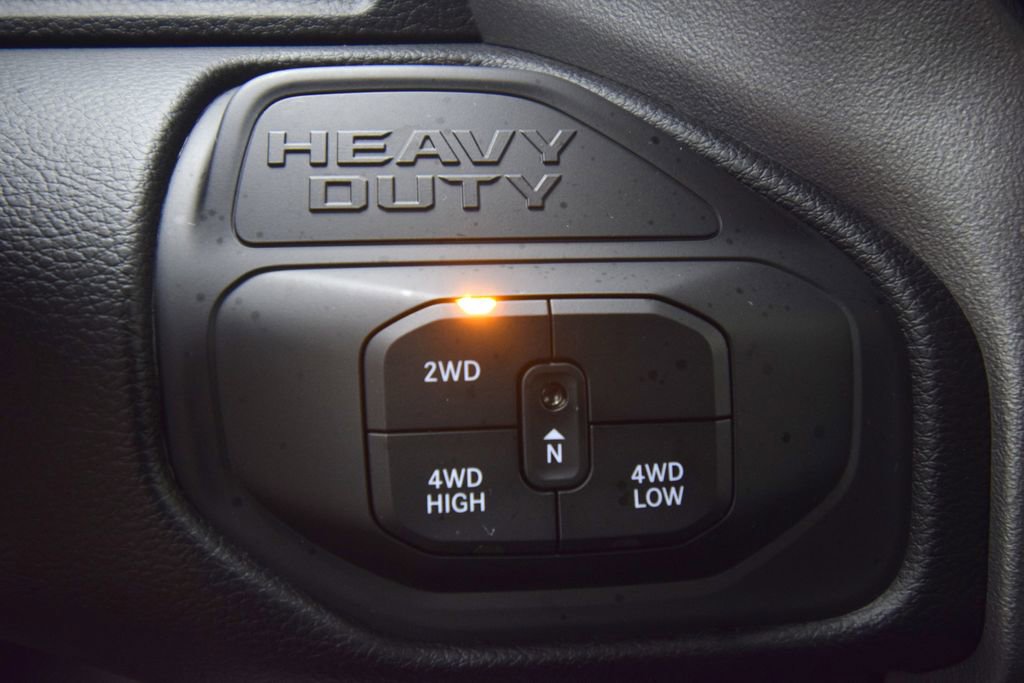 Used 2025 RAM 2500 Big Horn AWD/4WD image 34