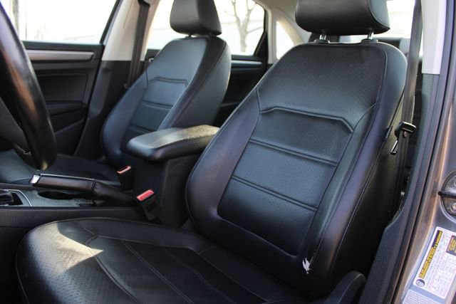 Used 2017 Volkswagen Passat 1.8T R-Line image 17