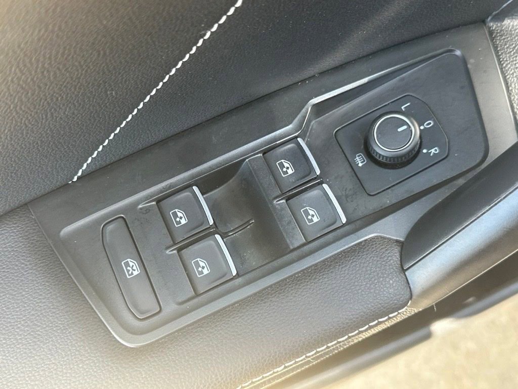 Used 2024 Volkswagen Tiguan SE R-Line FWD image 12