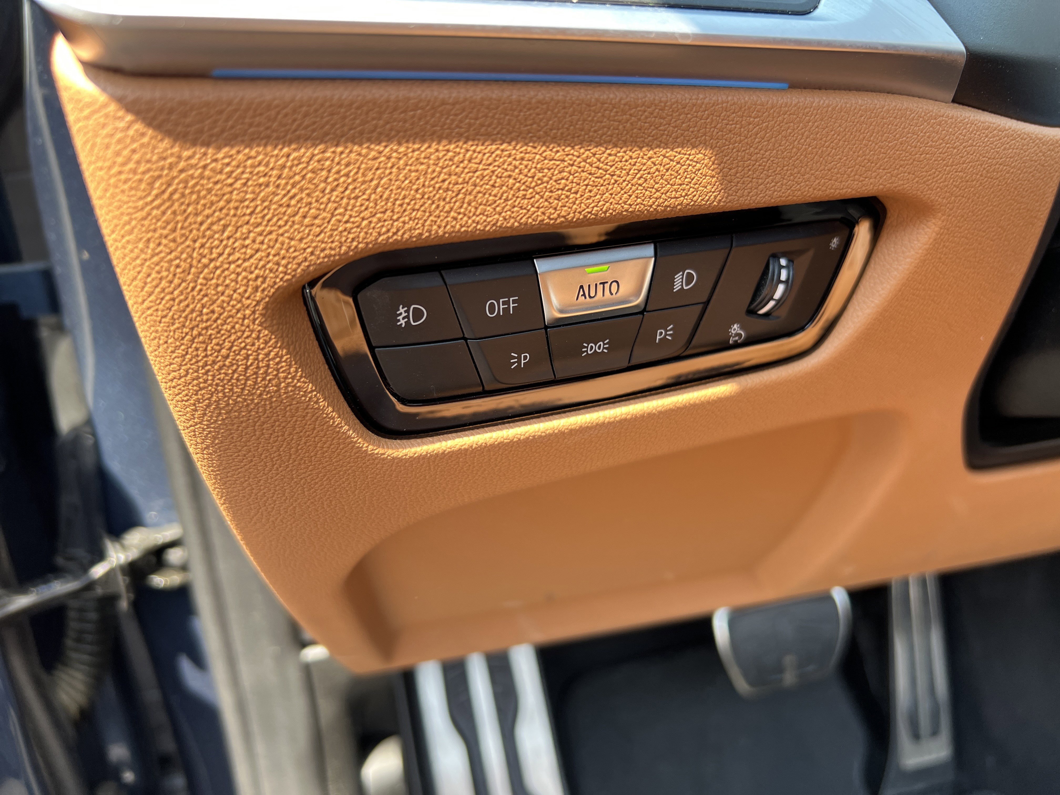 Certified 2024 BMW 430i xDrive Convertible w/ M Sport Package AWD/4WD image 37