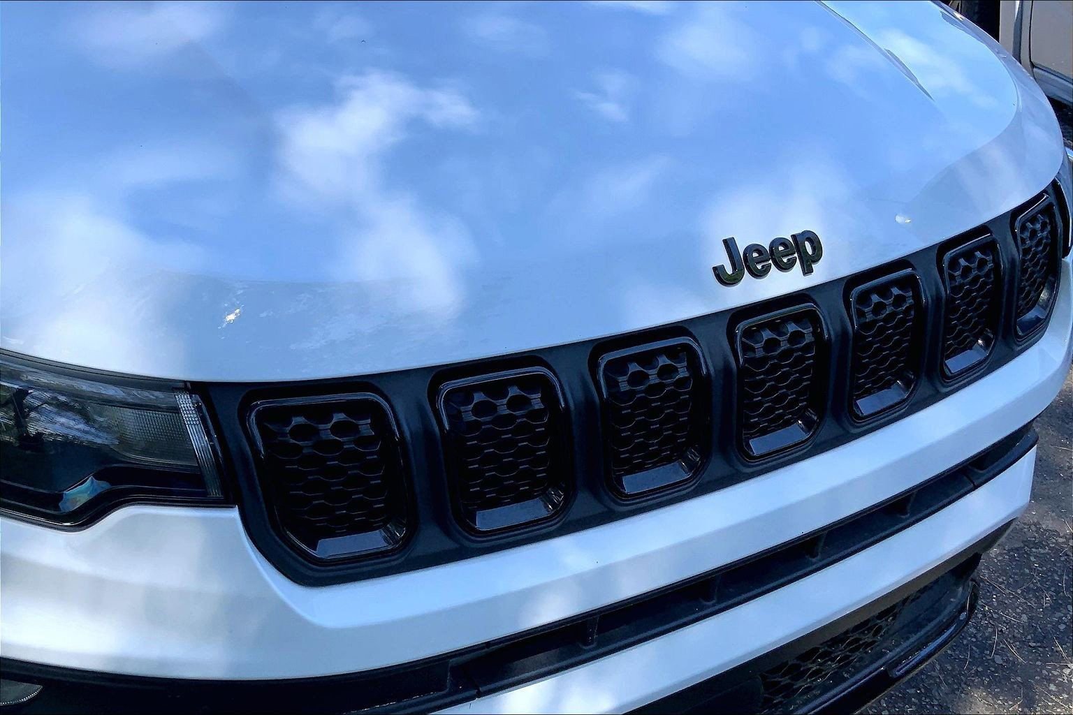 Used 2024 Jeep Compass Latitude w/ Convenience Group AWD/4WD image 24