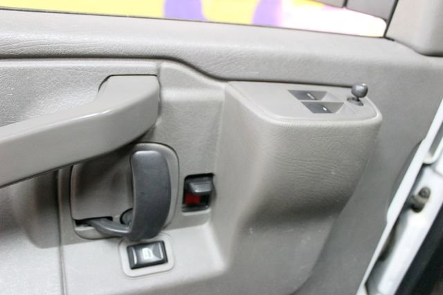Used 2021 Chevrolet Express 2500 Extended RWD image 17