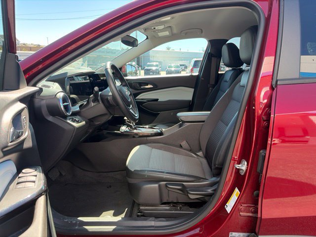 Used 2025 Chevrolet Trax LT w/ Driver Confidence Package FWD image 8