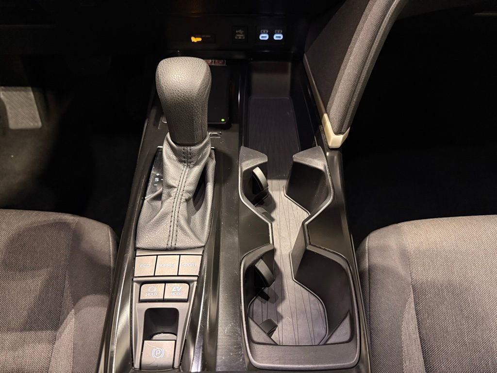 Used 2025 Toyota Camry LE image 24