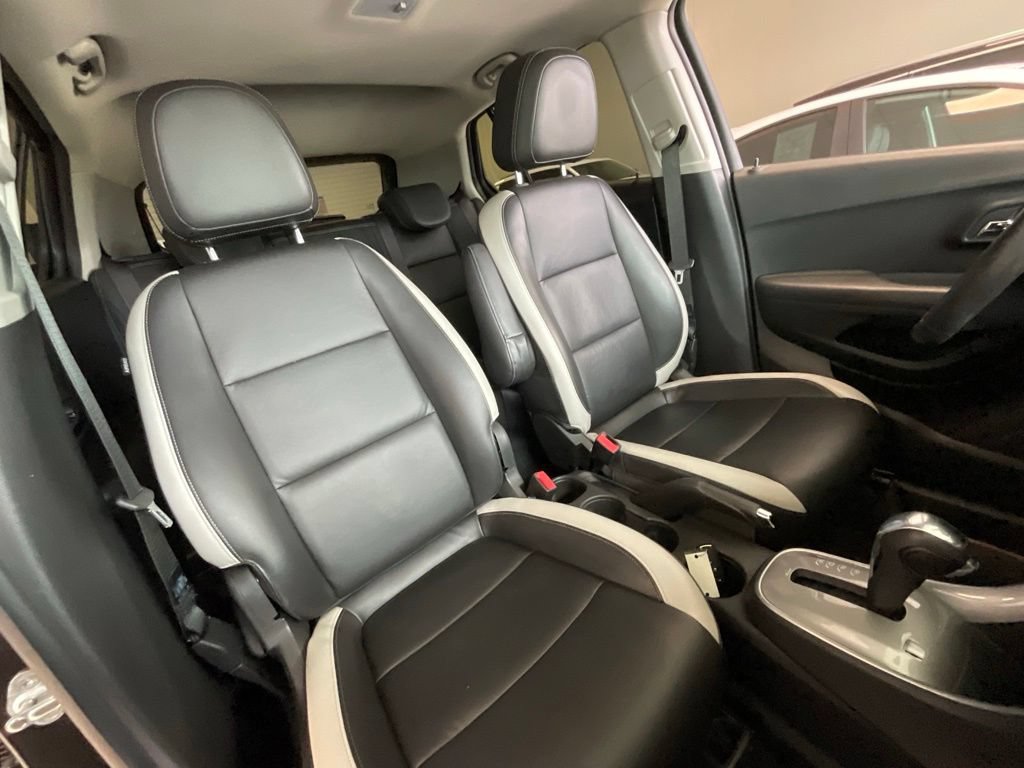 Used 2016 Chevrolet Trax LTZ w/ Midnight Edition AWD/4WD image 19