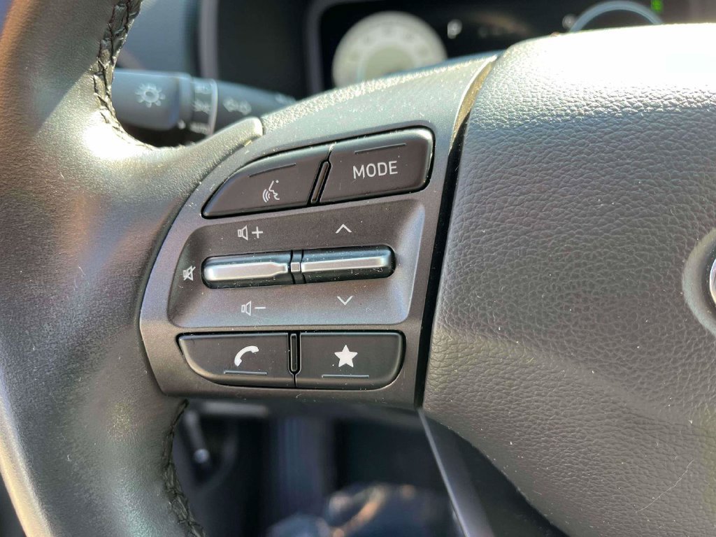 Used 2022 Hyundai Kona Limited AWD/4WD image 18