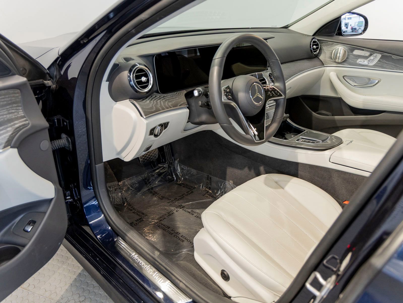 Used 2023 Mercedes-Benz E 350 Sedan image 15