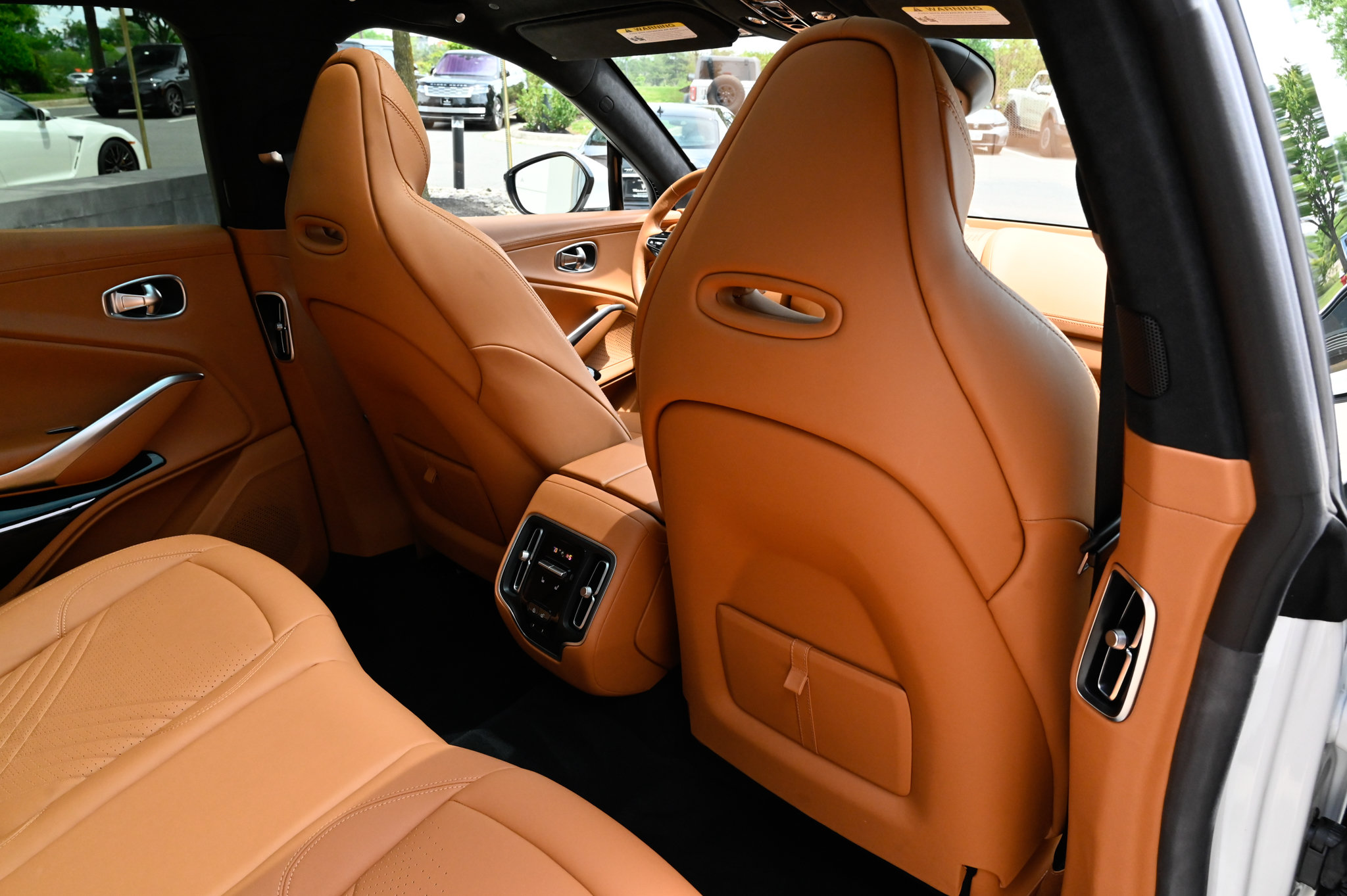Used 2024 Aston Martin DBX AWD/4WD image 47