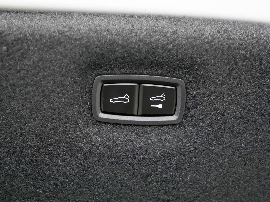 New 2026 Porsche Taycan 4S AWD/4WD image 14