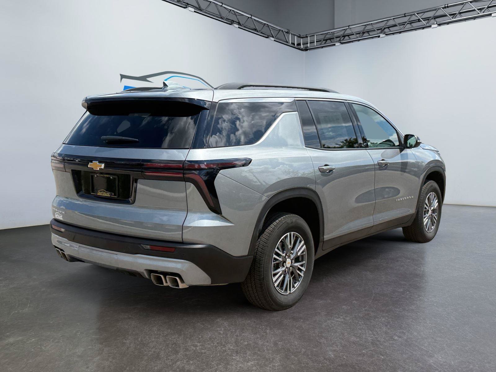 Used 2026 Chevrolet Traverse LT w/ LPO, Floor Liner Package FWD image 3