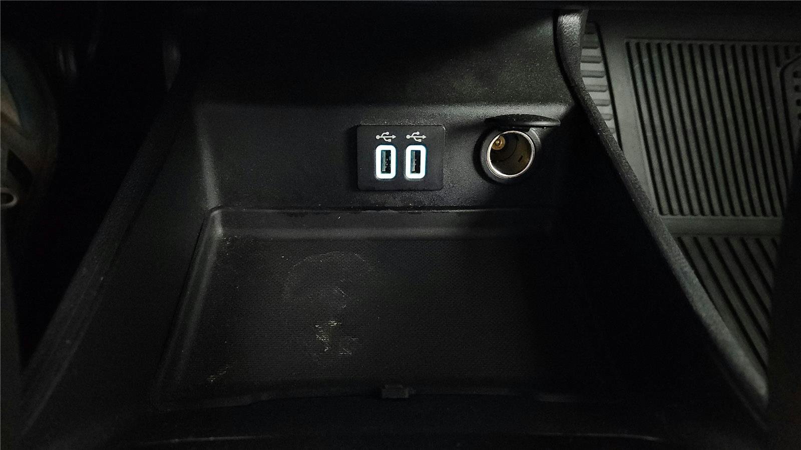 Used 2020 Ford Fusion SE image 52