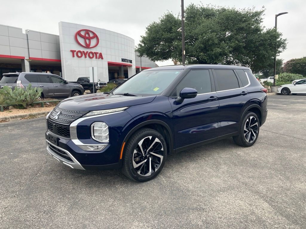 Used 2024 Mitsubishi Outlander SE FWD image 1