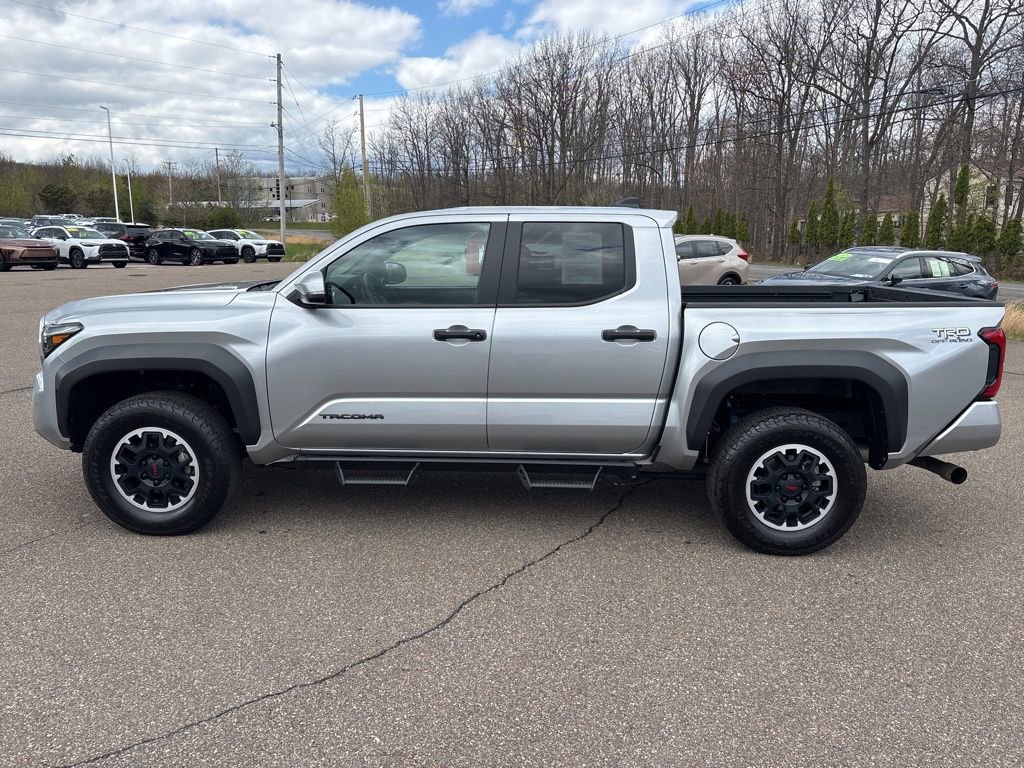 Used 2024 Toyota Tacoma TRD Off-Road w/ TRD Off Road Upgrade Package AWD/4WD image 3