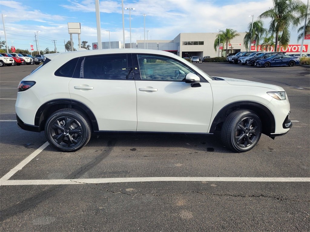 Used 2024 Honda HR-V EX-L image 3