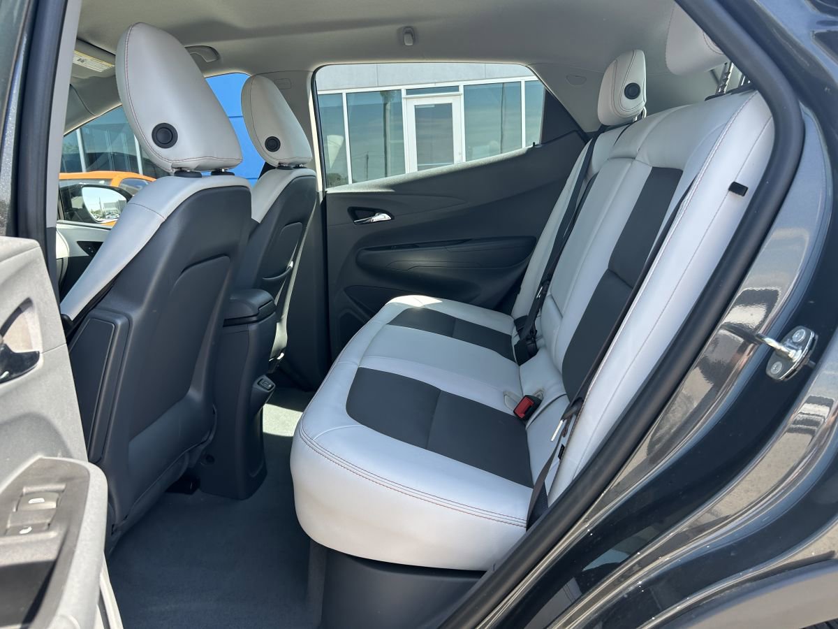 Used 2017 Chevrolet Bolt Premier w/ Driver Confidence II Package FWD image 13