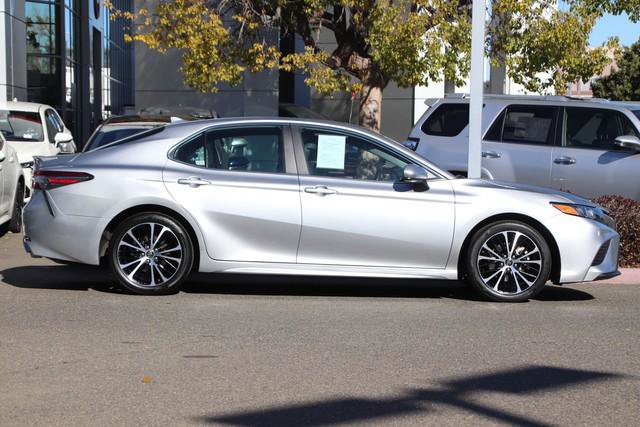 Certified 2019 Toyota Camry SE FWD image 5