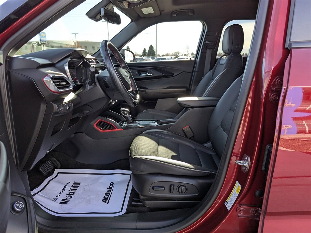 Used 2023 Chevrolet TrailBlazer RS w/ Sun and Liftgate Package image 12