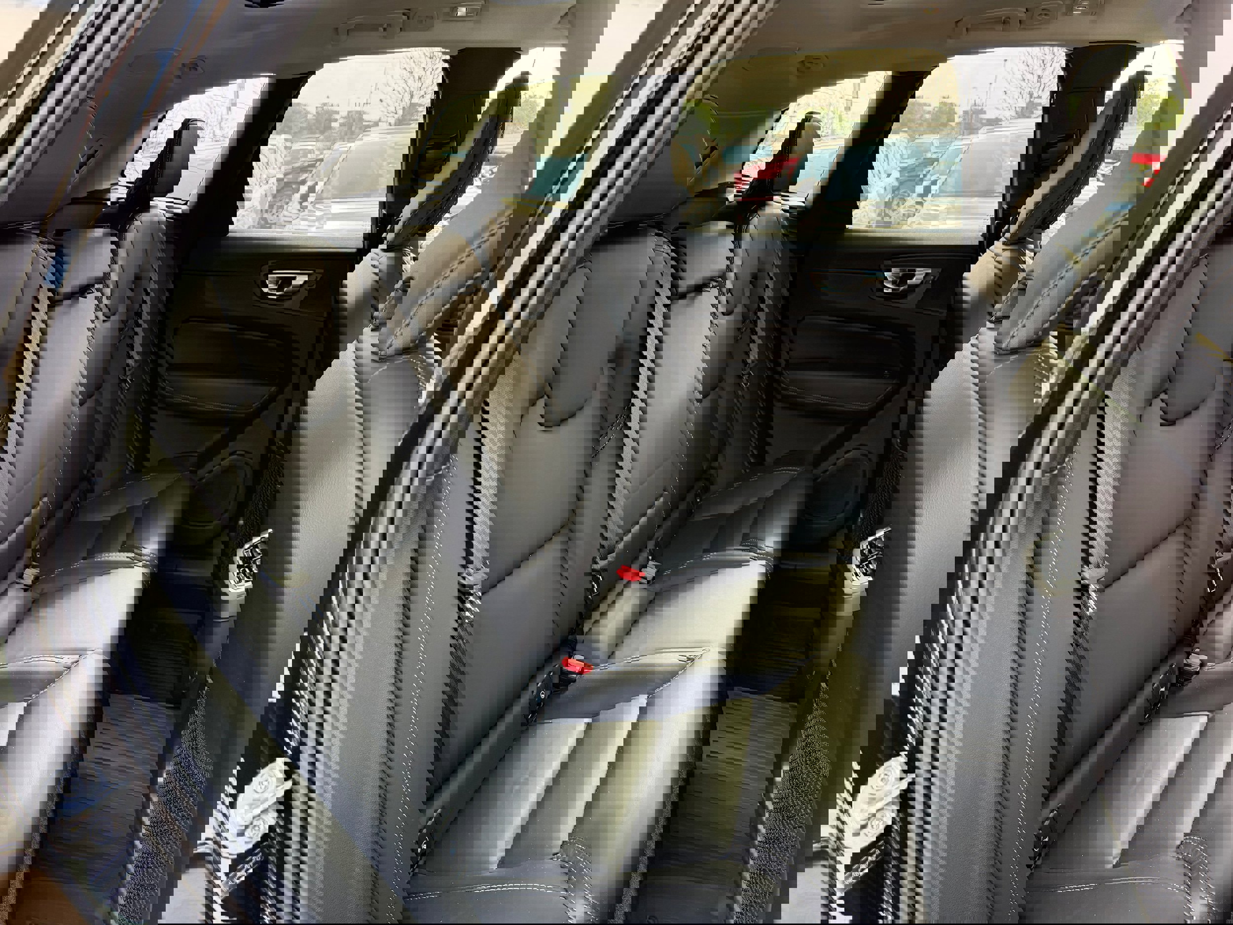 Certified 2024 Volvo XC60 B5 Ultimate image 13