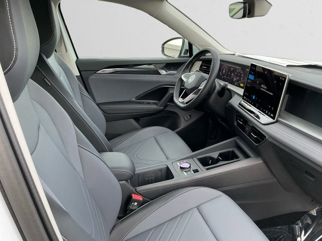 New 2026 Volkswagen Tiguan SE AWD/4WD image 15