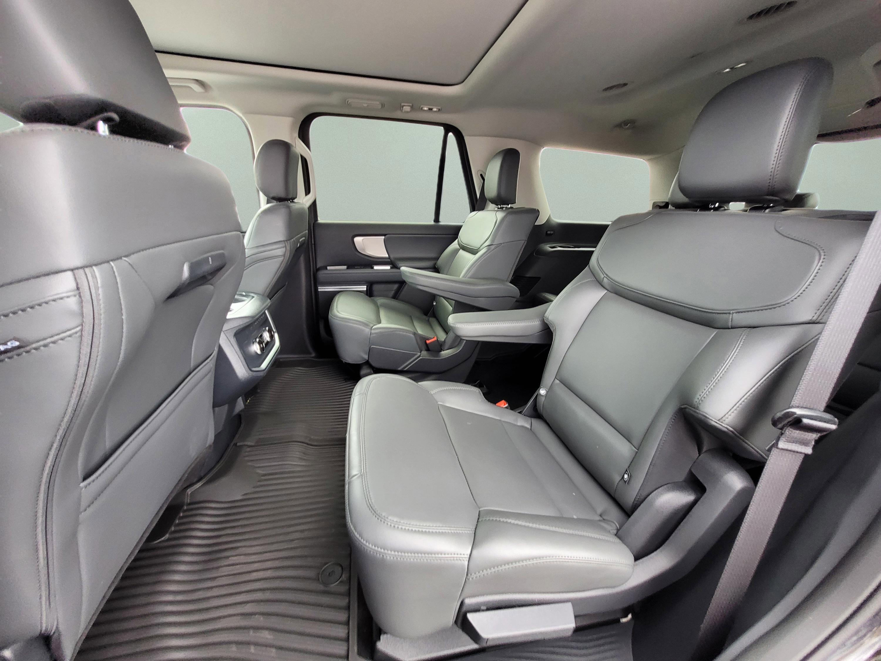 Used 2026 Ford Expedition Active image 18