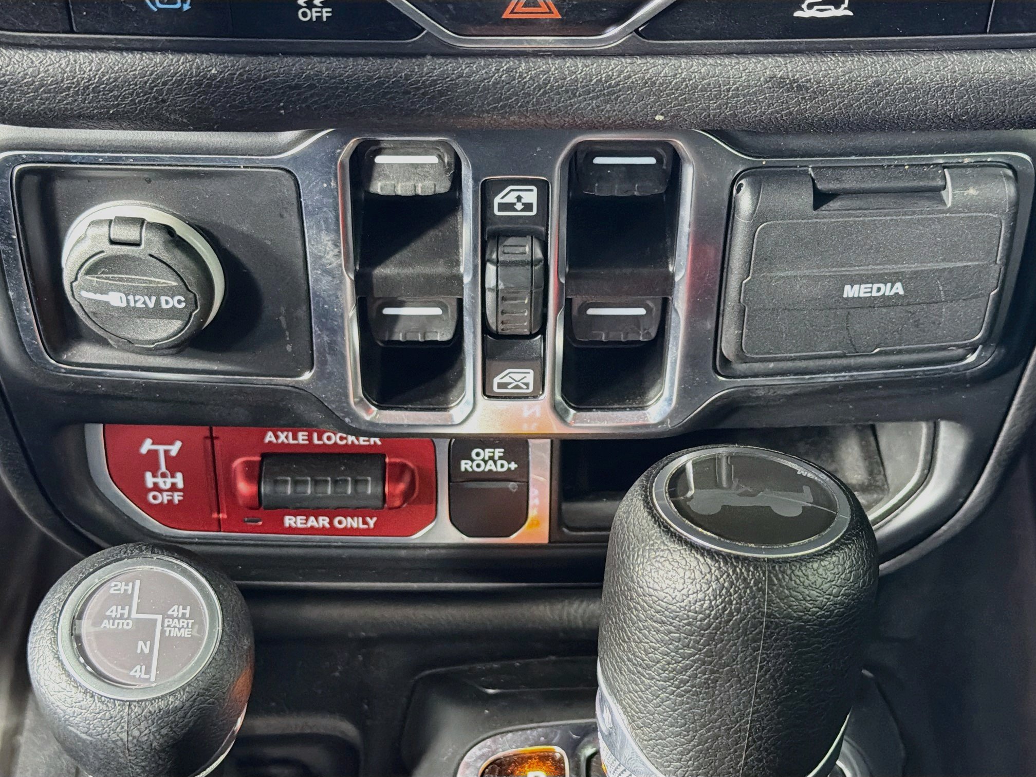 Used 2024 Jeep Wrangler Unlimited AWD/4WD image 25