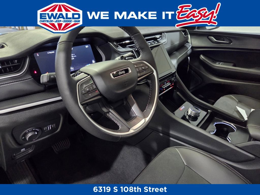 New 2025 Jeep Grand Cherokee L Altitude image 5