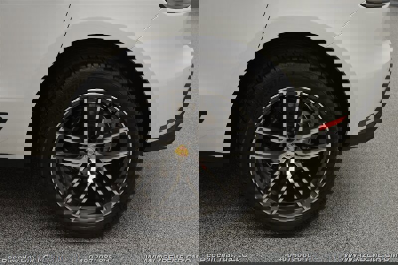 Used 2023 Porsche Macan image 42