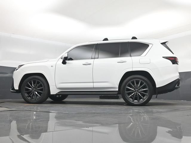 Used 2023 Lexus LX 600 F Sport w/ Accessory Package (Z1) AWD/4WD image 15