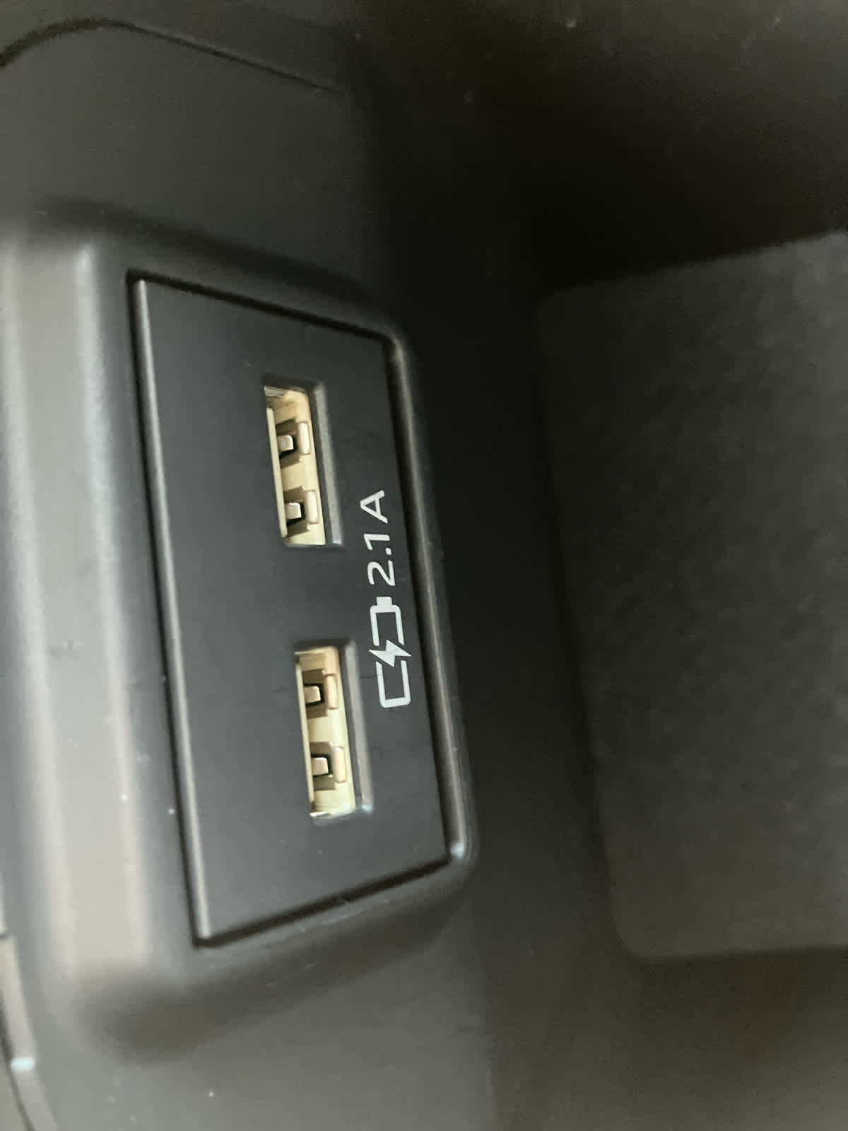 Used 2021 Toyota RAV4 XLE Premium image 29