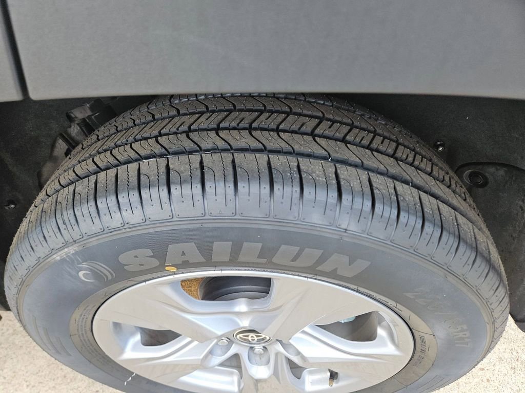 Used 2025 Toyota RAV4 XLE image 26