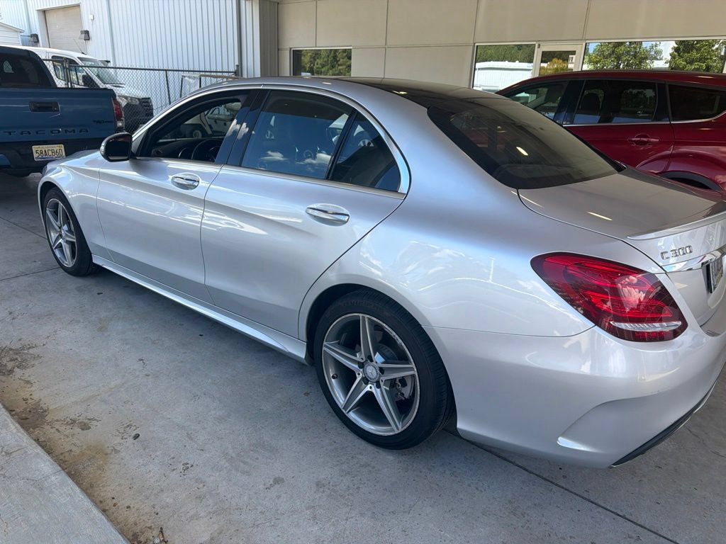 Used 2015 Mercedes-Benz C 300 4MATIC Sedan image 2
