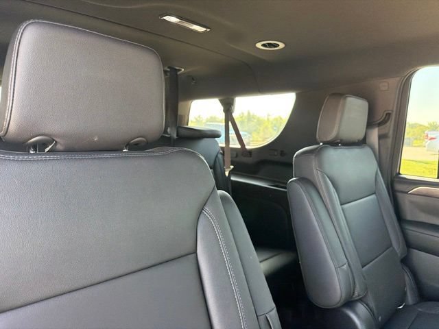 Used 2021 Chevrolet Suburban LT RWD image 20
