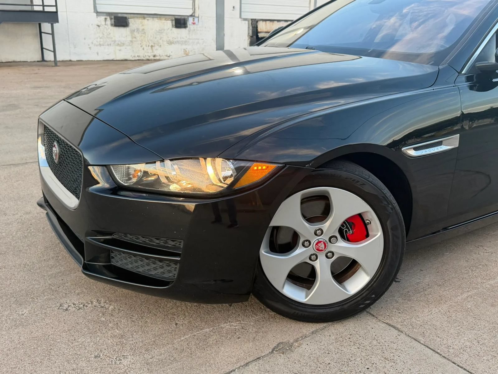 Used 2017 Jaguar XE RWD image 3