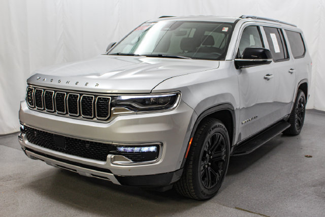 Used 2024 Jeep Wagoneer L Series II w/ Flexible Seating Group RWD image 6