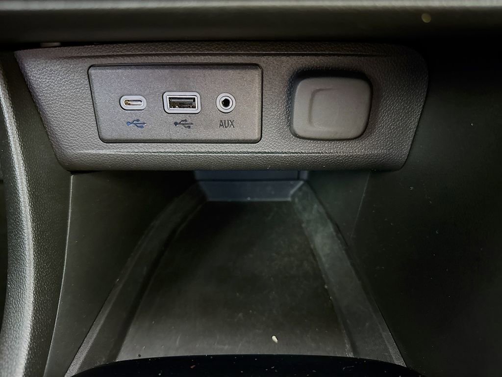 Used 2021 Buick Encore GX Select image 33