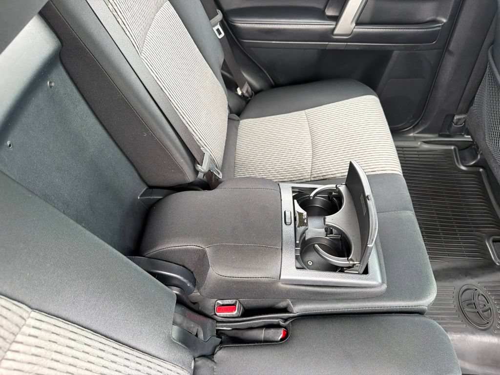 Used 2018 Toyota 4Runner SR5 AWD/4WD image 41