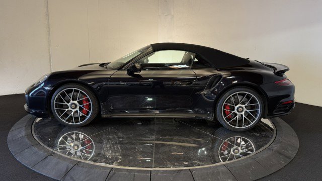 Used 2019 Porsche 911 Turbo image 36