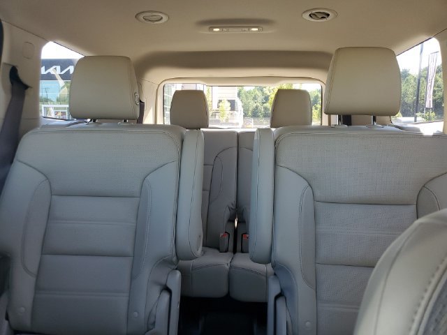 Used 2019 GMC Acadia Denali w/ Technology Package FWD image 11