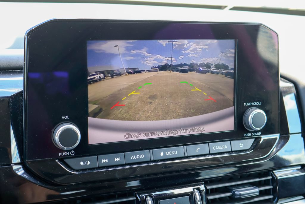 Used 2024 Nissan Pathfinder SV AWD/4WD image 4