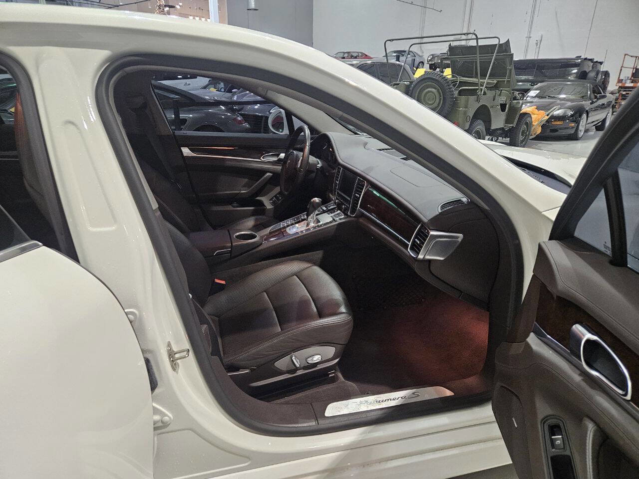 Used 2010 Porsche Panamera S image 38