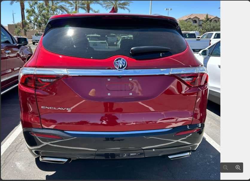 Used 2023 Buick Enclave Essence FWD image 13