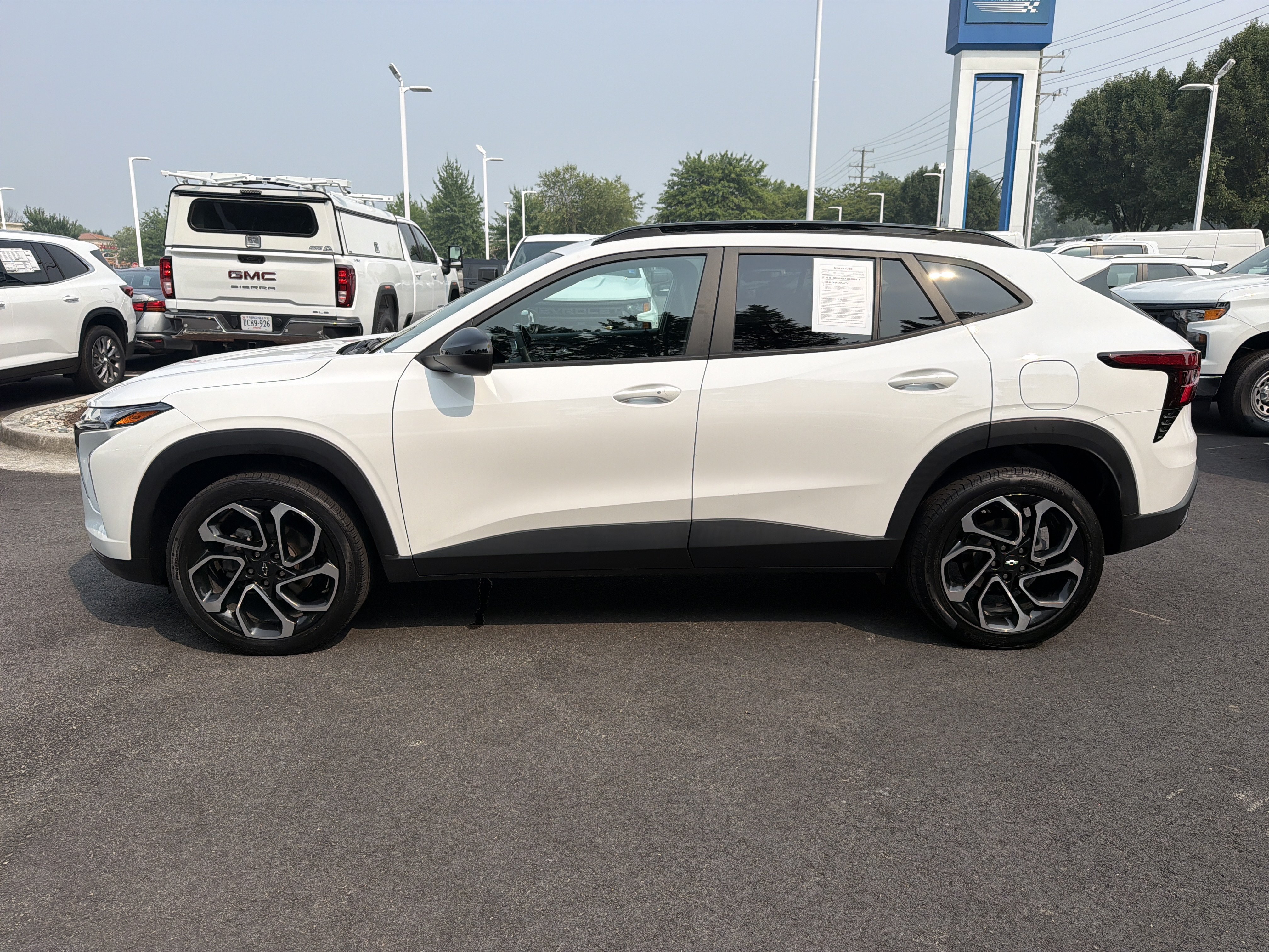 Used 2024 Chevrolet Trax RS FWD image 7
