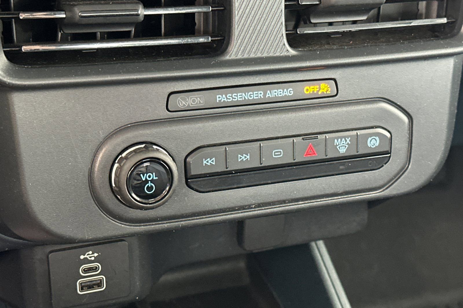 Used 2025 Ford Maverick XL image 19