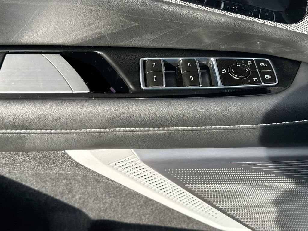 Used 2025 Cadillac Optiq Sport 2 image 15