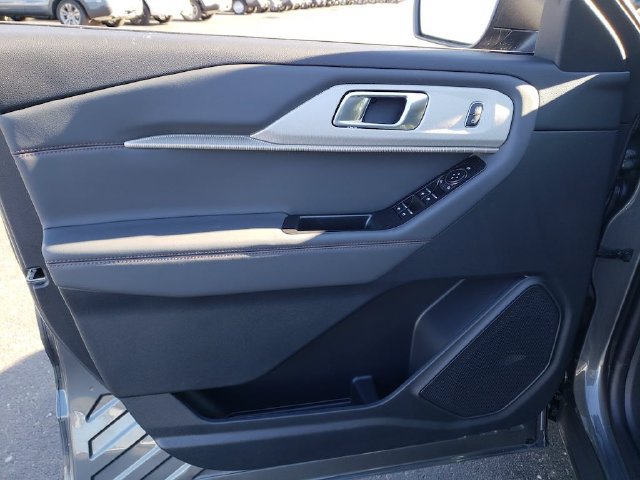 New 2026 Ford Explorer Active RWD image 18
