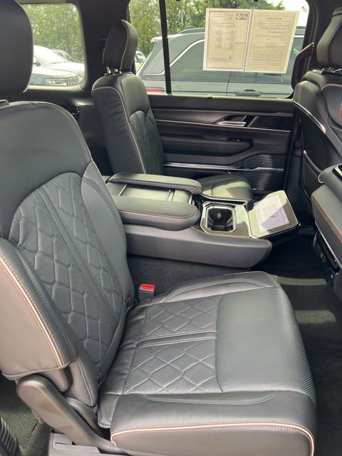 Certified 2025 Jeep Grand Wagoneer Series III w/ Quick Order Packagew 28T AWD/4WD image 16