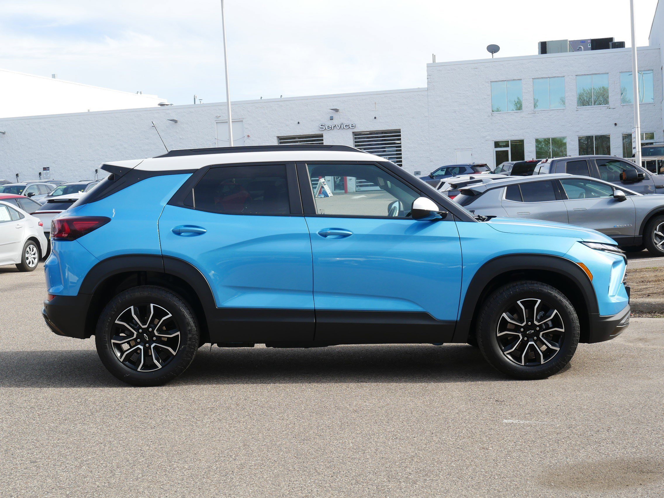 Used 2025 Chevrolet TrailBlazer ACTIV w/ Convenience Package AWD/4WD image 8