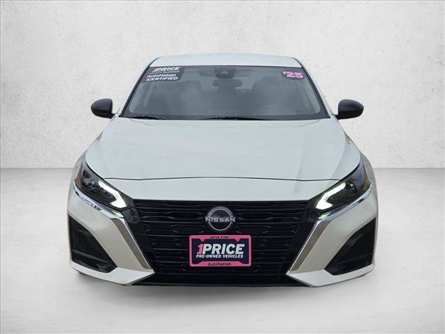 Used 2025 Nissan Altima 2.5 SV FWD image 2
